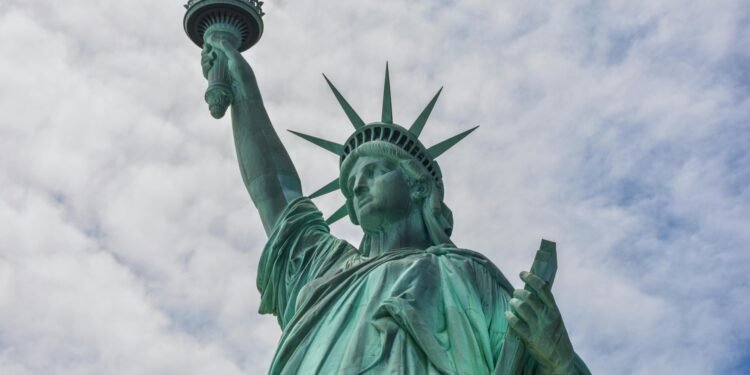 New York Travel Guide: Where to Stay, What to Do & How to Save